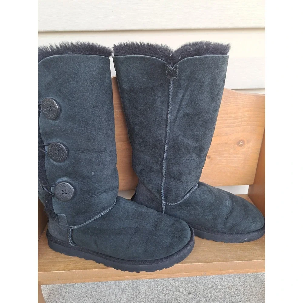 UGG Australia Women's Black Leather Suede Mid Calf Boots Size 7.0 Winter Warm